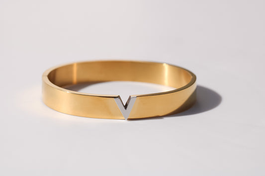 V Bangle